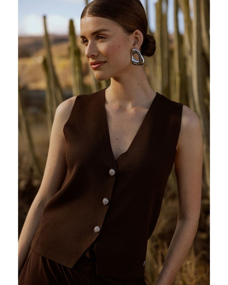 Fenna knitted gilet Bruin 1 Fenna knitted gilet Bruin 1