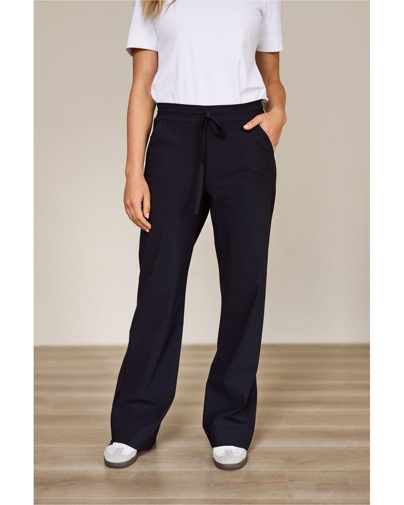 Abigail trousers Zwart 1 Abigail trousers Zwart 1