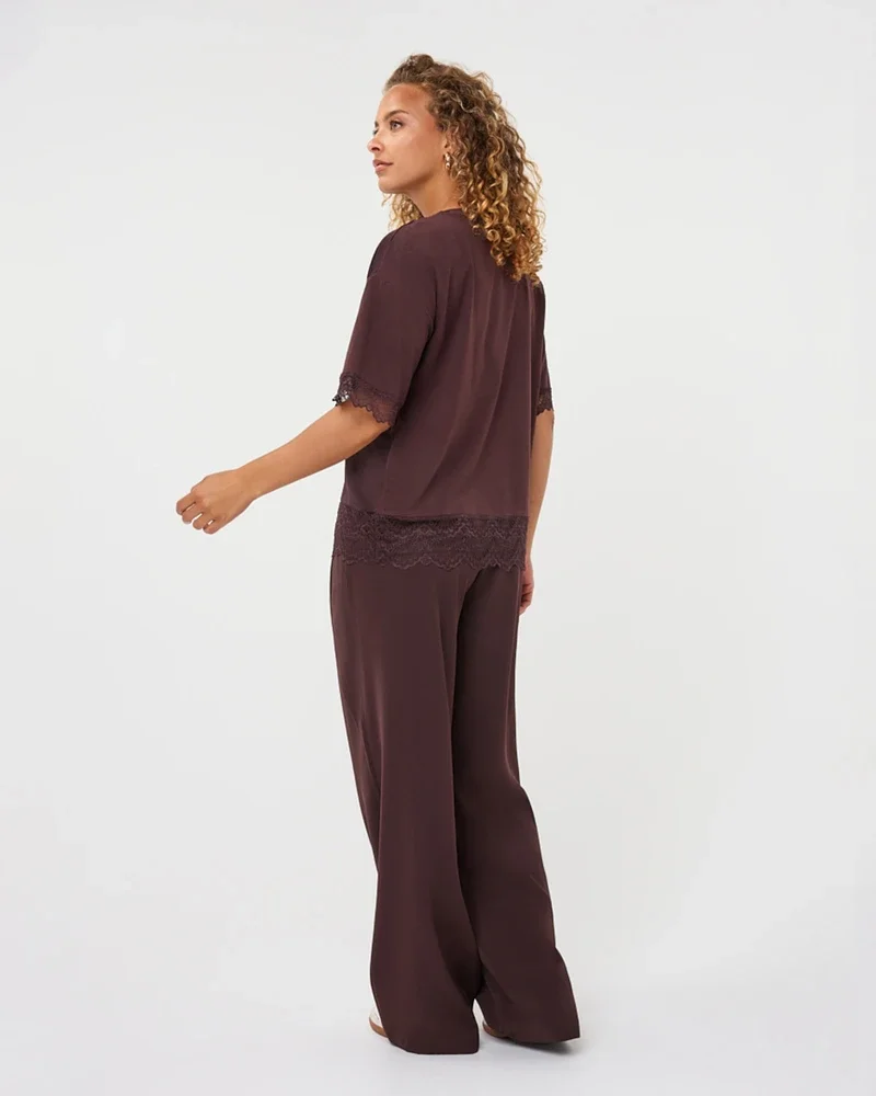 T-shirt lace satin Bruin 1 T-shirt lace satin Bruin 1