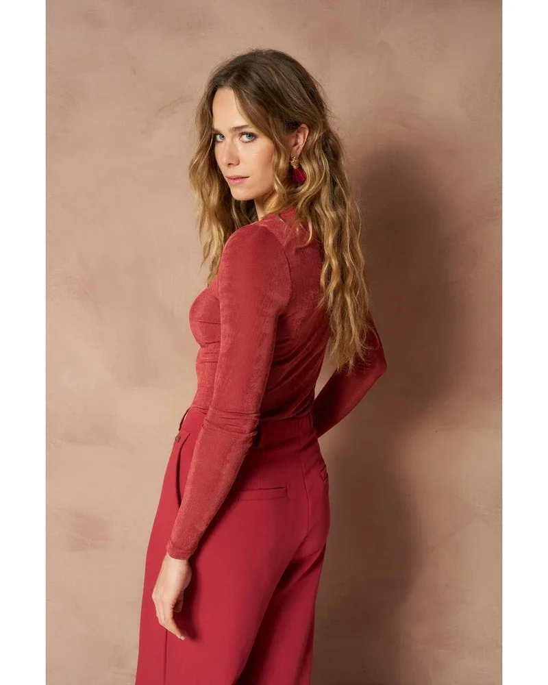 Top Ilen - Draped Neck Basic Rood Top Ilen - Draped Neck Basic Rood