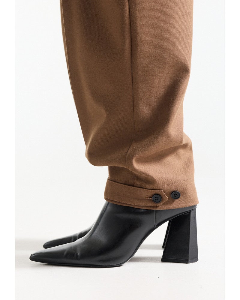 KIARA BROEK w 430 barrel long button strap at bottom Camel KIARA BROEK w 430 barrel long button strap at bottom Camel