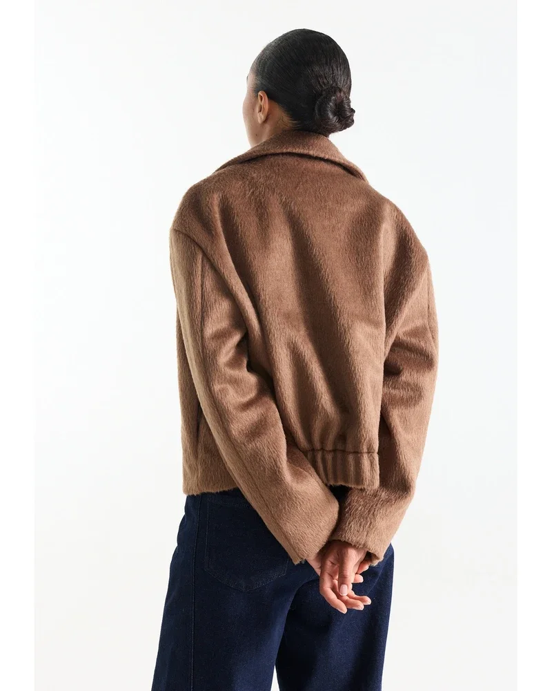 BEERTJE JASJE hw 227 hairy woven button closure Camel BEERTJE JASJE hw 227 hairy woven button closure Camel