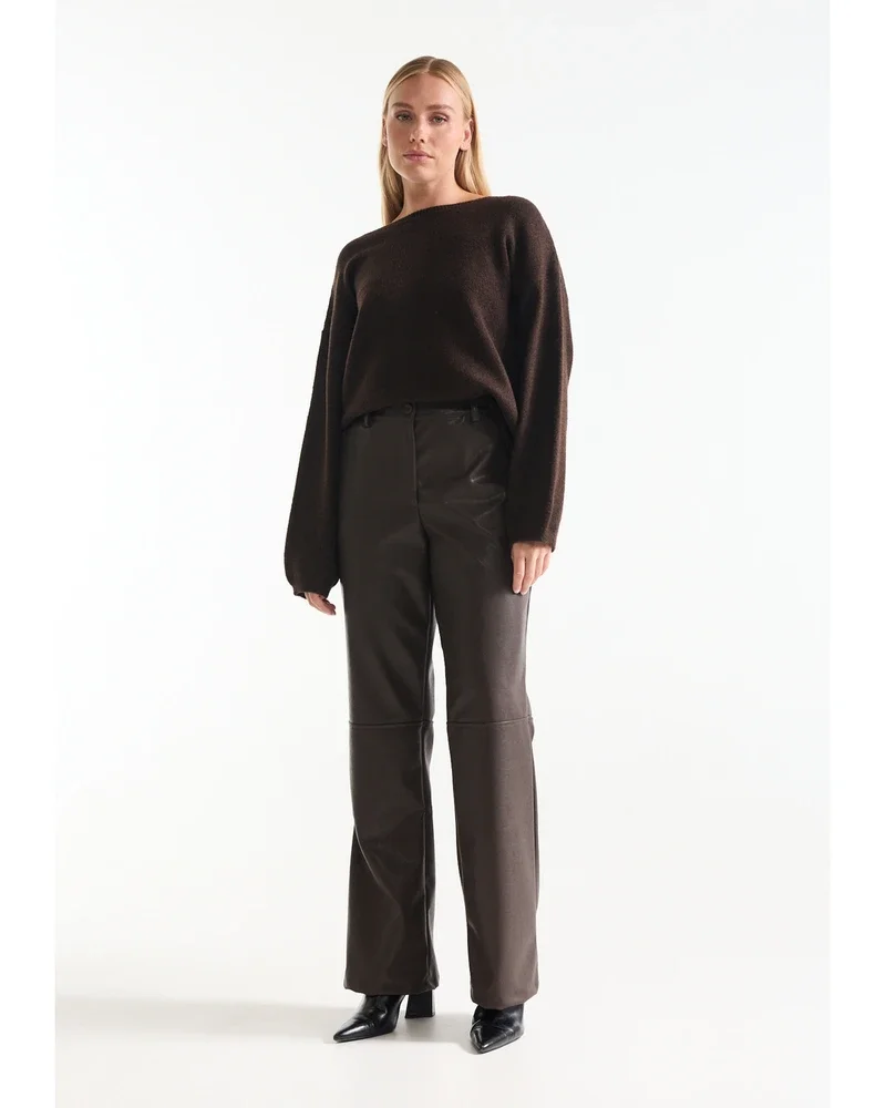 BINA BROEK pu 425 vegan leather wide fit long Bruin 1 BINA BROEK pu 425 vegan leather wide fit long Bruin 1