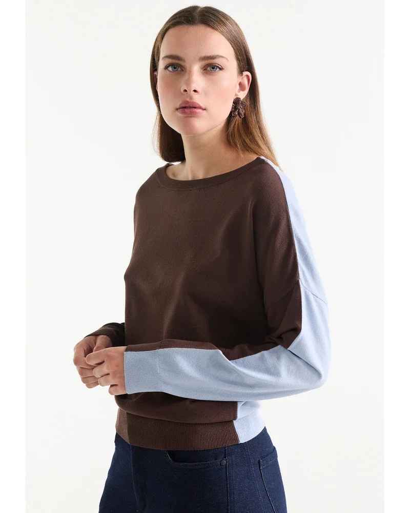 EMMY TRUI fn 194 round neckline 3/4 sleeve wide fit Bruin 1 EMMY TRUI fn 194 round neckline 3/4 sleeve wide fit Bruin 1