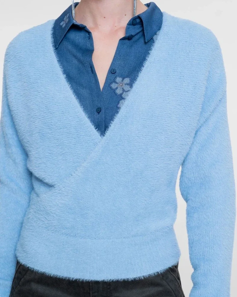 Cross over hairy top Licht Blauw Cross over hairy top Licht Blauw