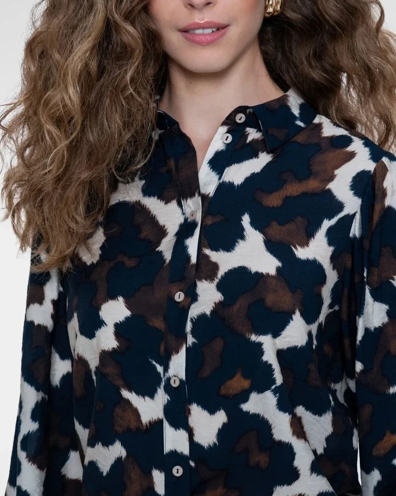 Blouse met moderne cow print Blauw Blouse met moderne cow print Blauw