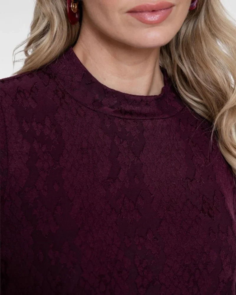 Top met lange mouw en borduursel Bordeaux Top met lange mouw en borduursel Bordeaux