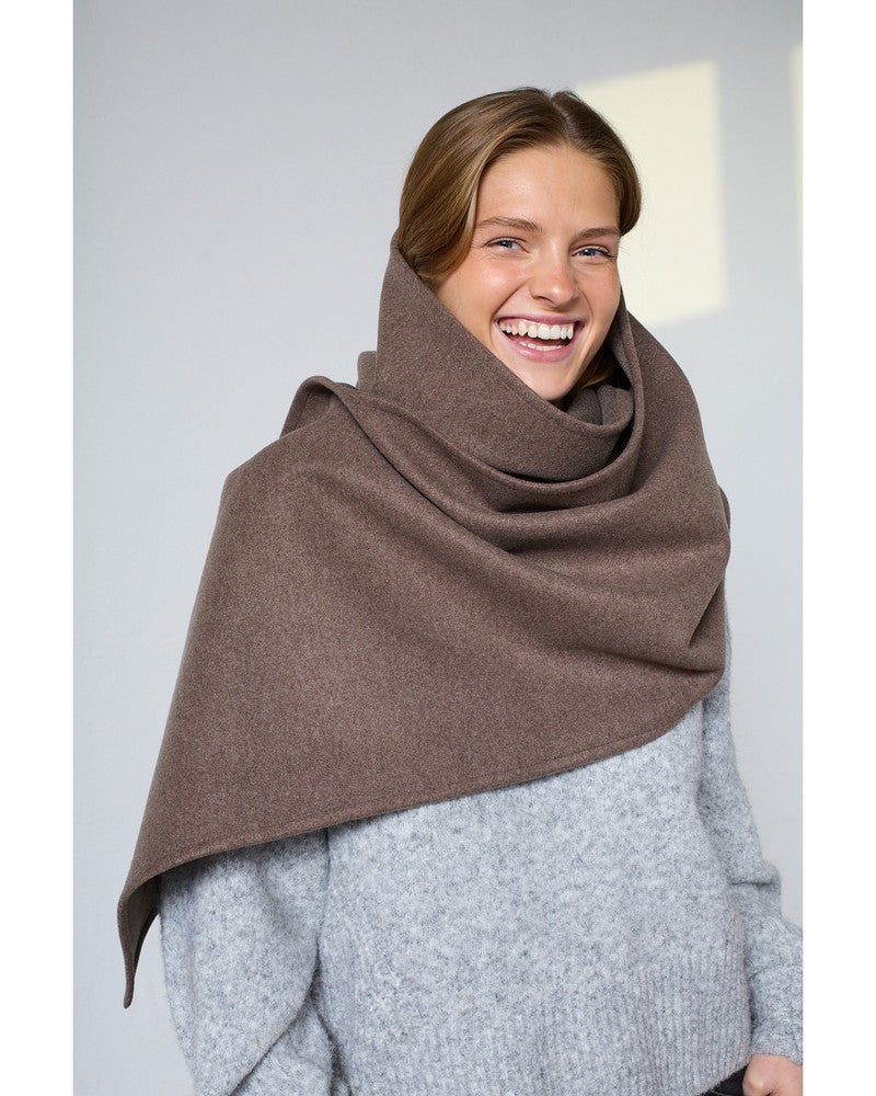 CALEB-SCARF Bruin 1 CALEB-SCARF Bruin 1