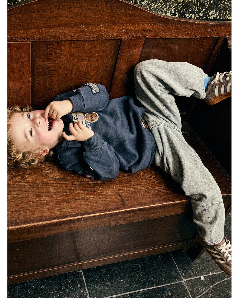Oversized Sweater Badges Donker Blauw Oversized Sweater Badges Donker Blauw