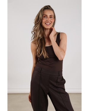 Juba Singlet Bruin 1