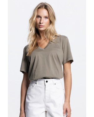 SUVI SHIRT COJ 157 short sleeve v-neck Groen