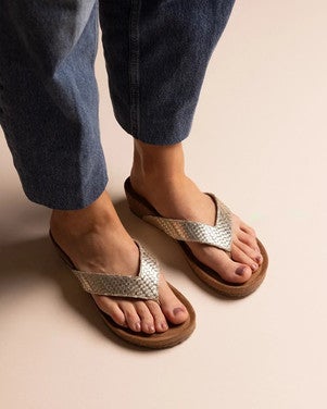 Leia toe slippers wedge Goud